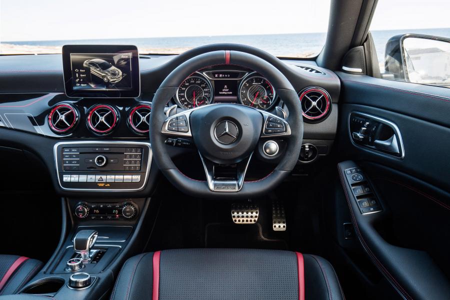 Торпедо Mercedes-AMG CLA45 4Matic 2016 года  (AU) (фото 2 из 16)